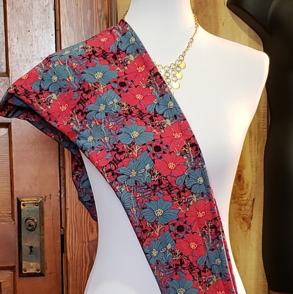 LuLaRoe Pants - NWOT Lularoe TC Leggings. Floral Multi Color.